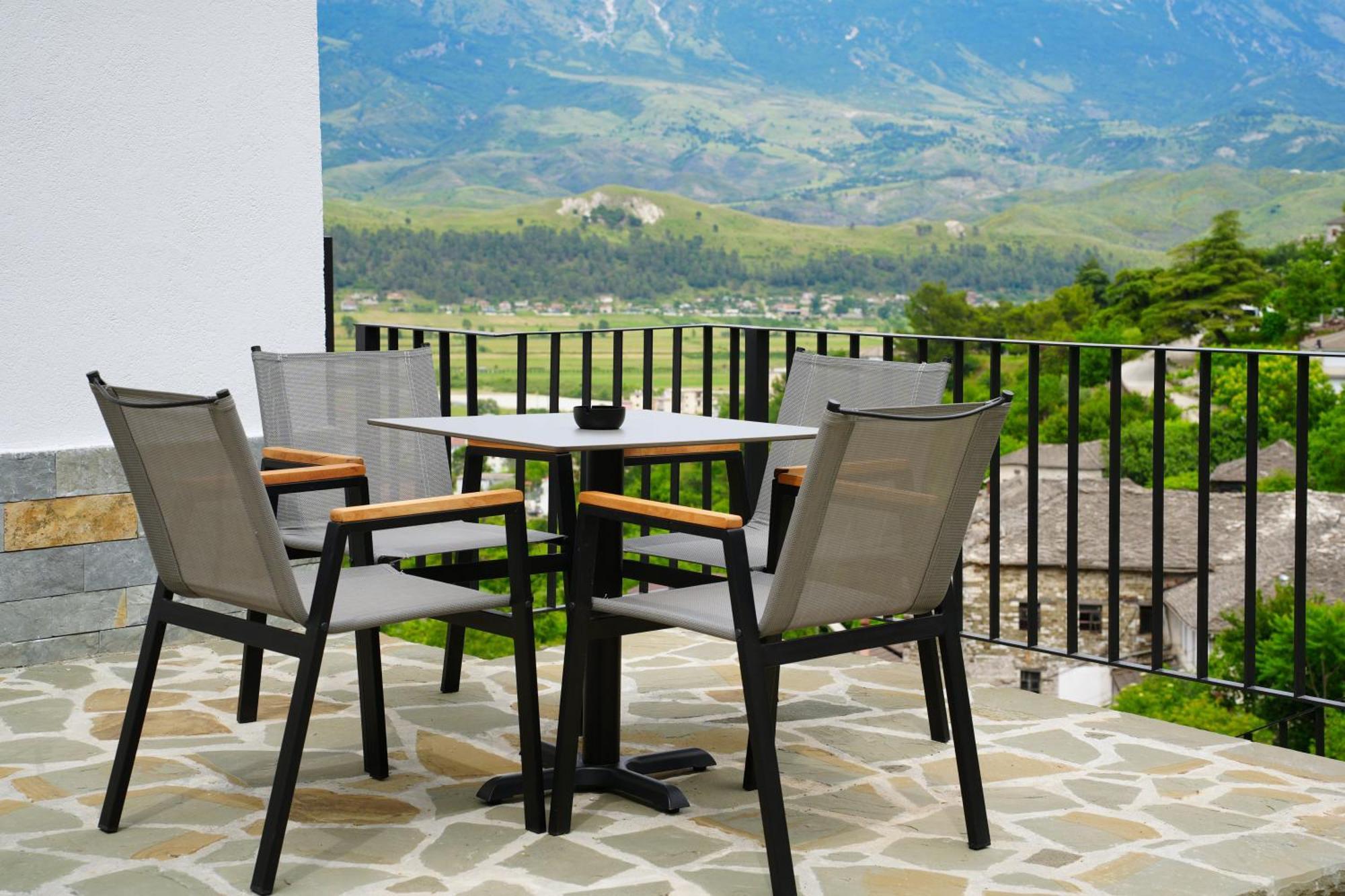 Castlefront Villa Gjirokastër Exterior foto