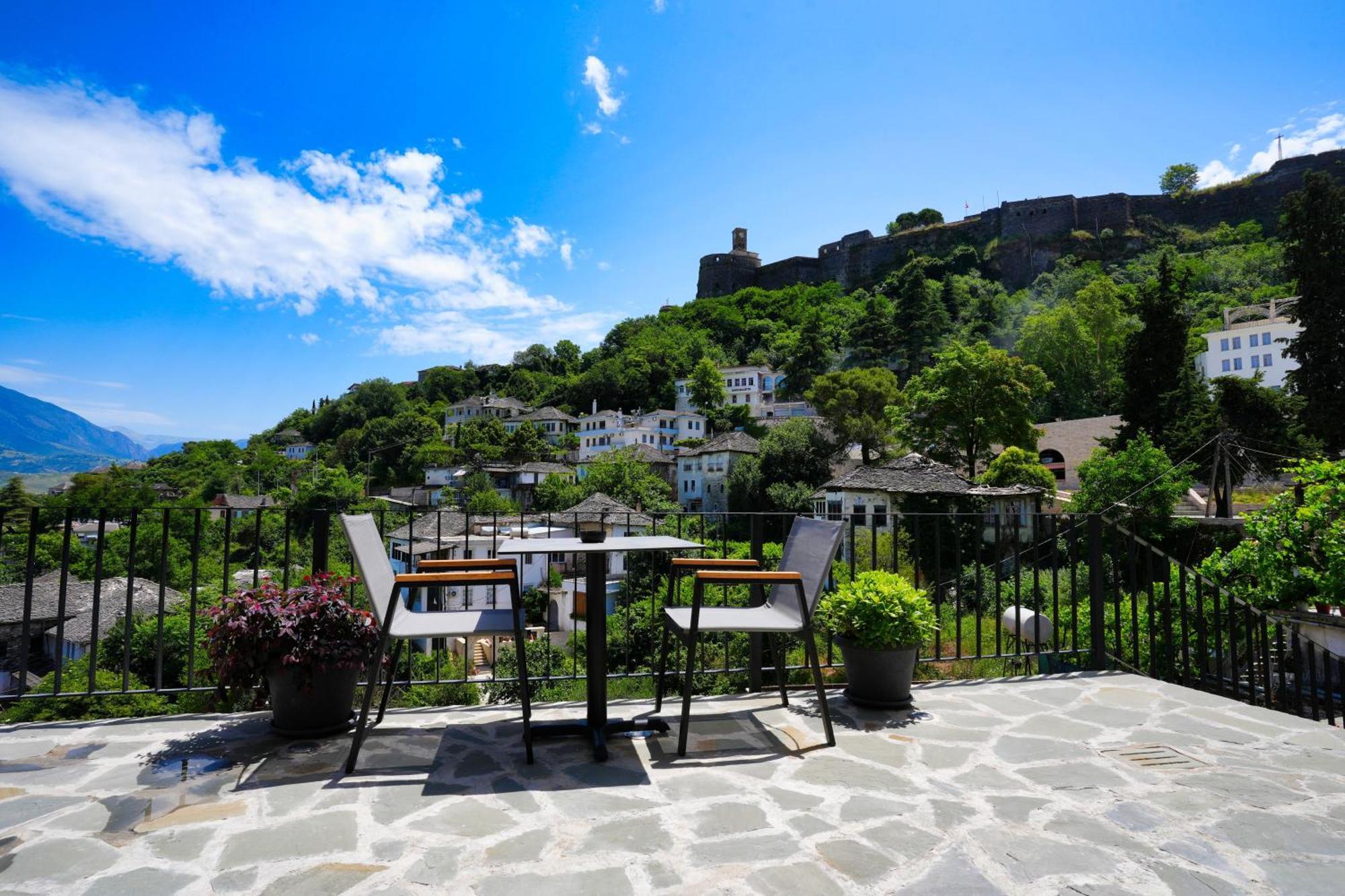 Castlefront Villa Gjirokastër Exterior foto